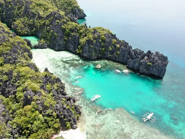 Enchanting island beaches of El Nido, Palawan, Philippines