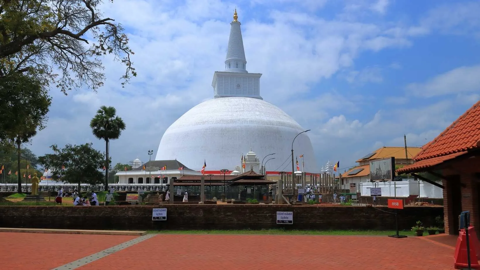16 x Things To Do in Anuradhapura